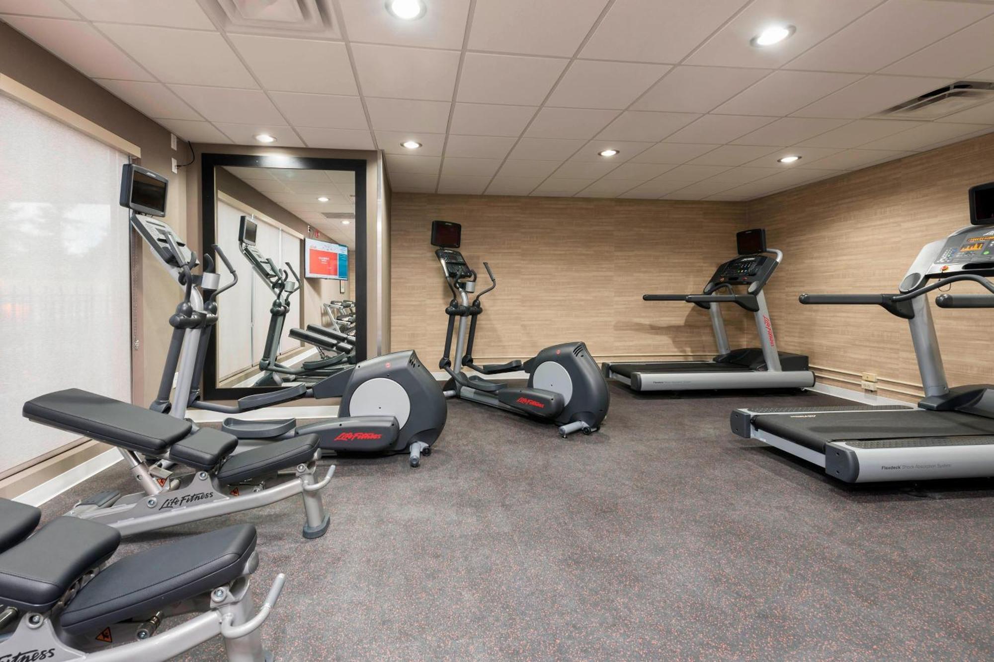 Towneplace Suites By Marriott Ontario-Mansfield Bagian luar foto