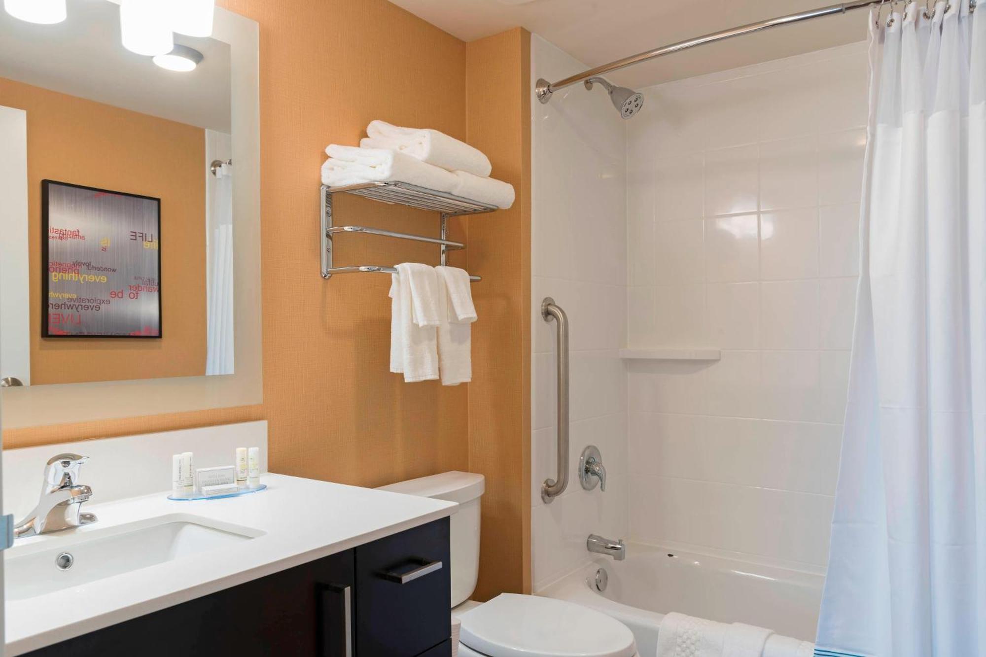 Towneplace Suites By Marriott Ontario-Mansfield Bagian luar foto