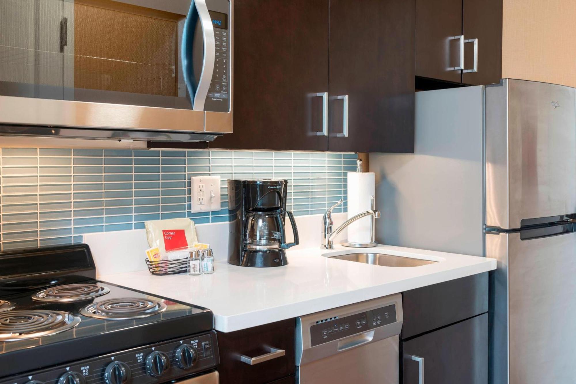 Towneplace Suites By Marriott Ontario-Mansfield Bagian luar foto