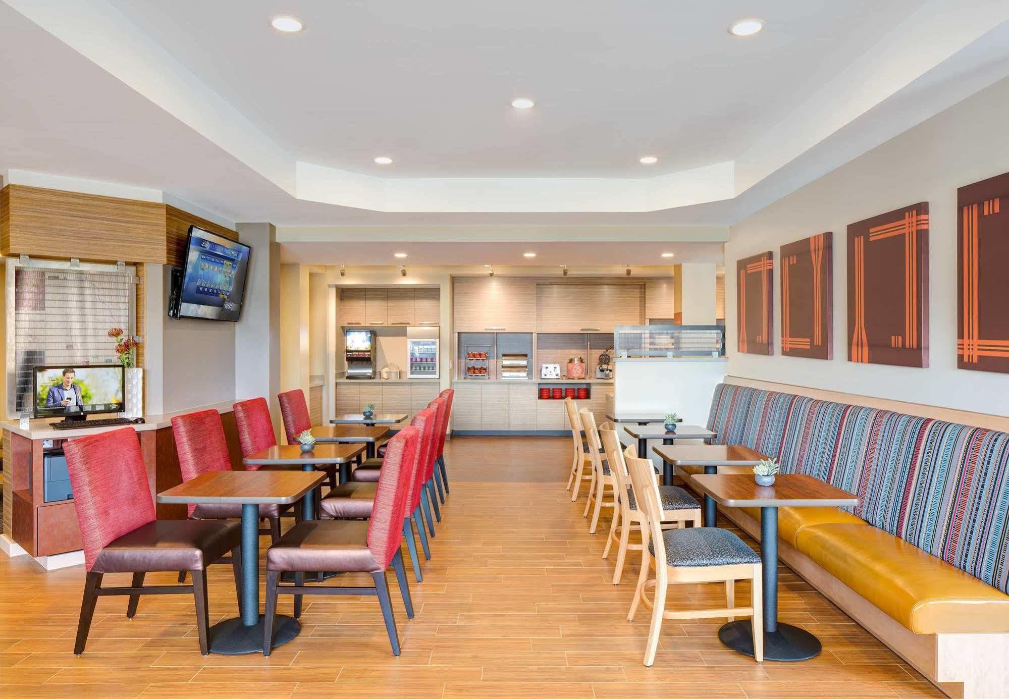 Towneplace Suites By Marriott Ontario-Mansfield Bagian luar foto